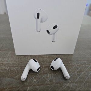 Wireless White Earbuds